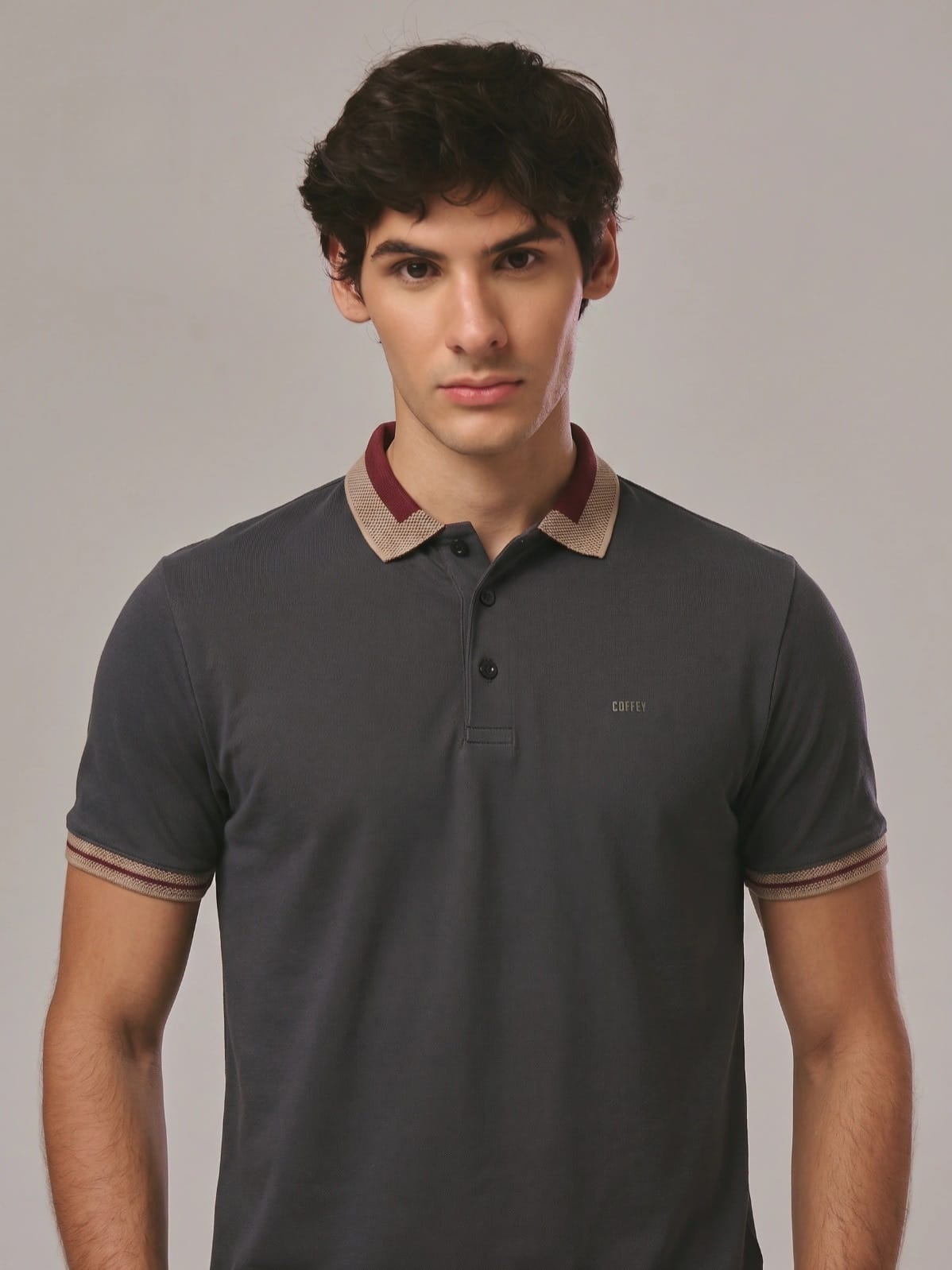 CAMISA POLO DETALHE GOLA E PUNHO — foto 1