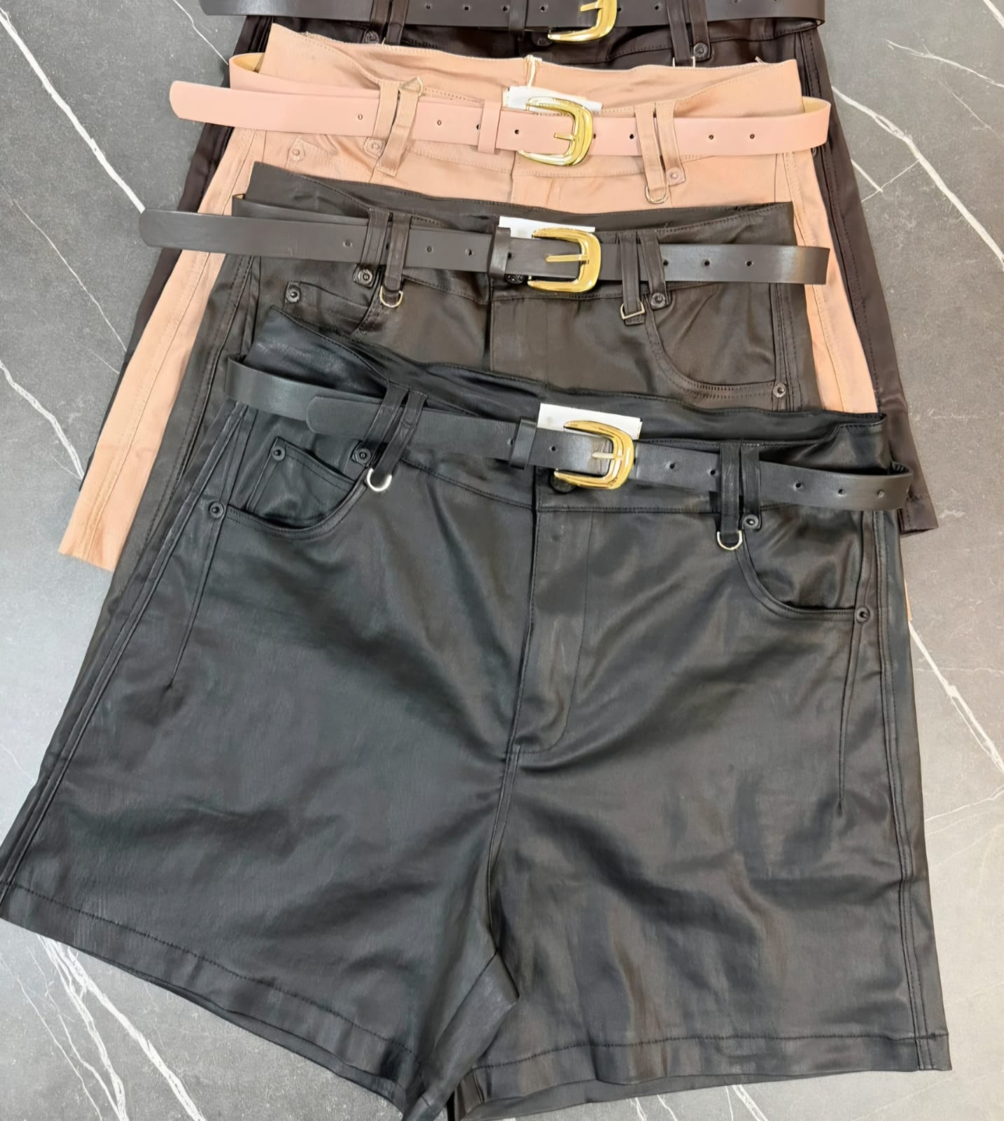 short resinado cinto 